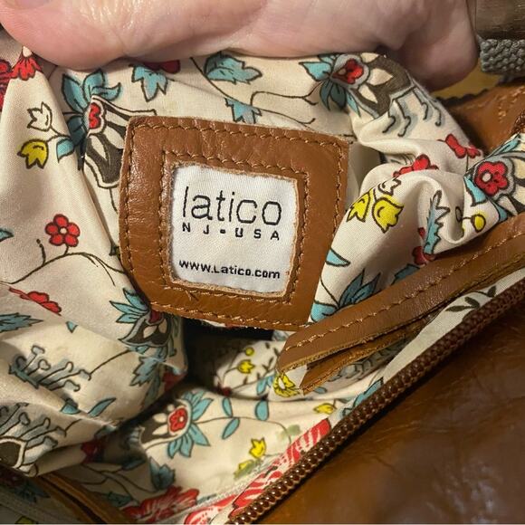 Latico Brown Leather Tote Bag zippered top Classic Design hidden pocket - Picture 7 of 9